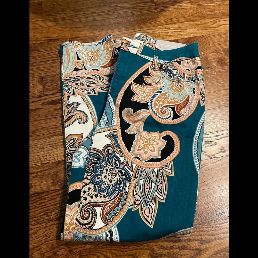 Chico’s girlfriend slim leg paisley jeans size 4R - Chicos size OR - NWT!